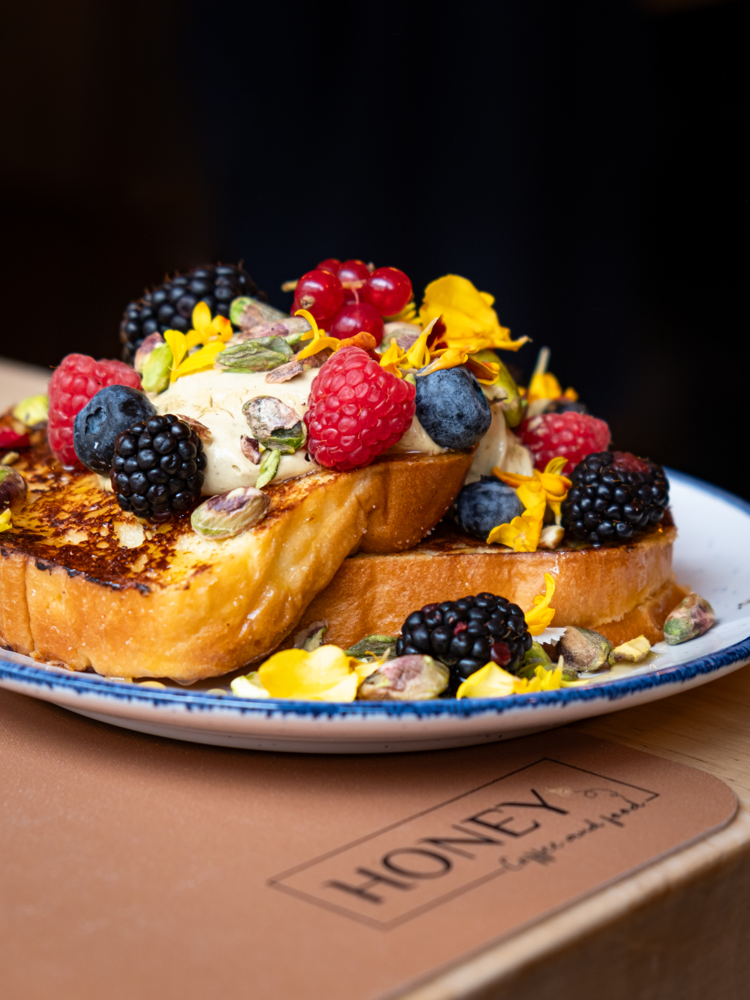 French toast fleurs comestibles — brunch Nancy Honey