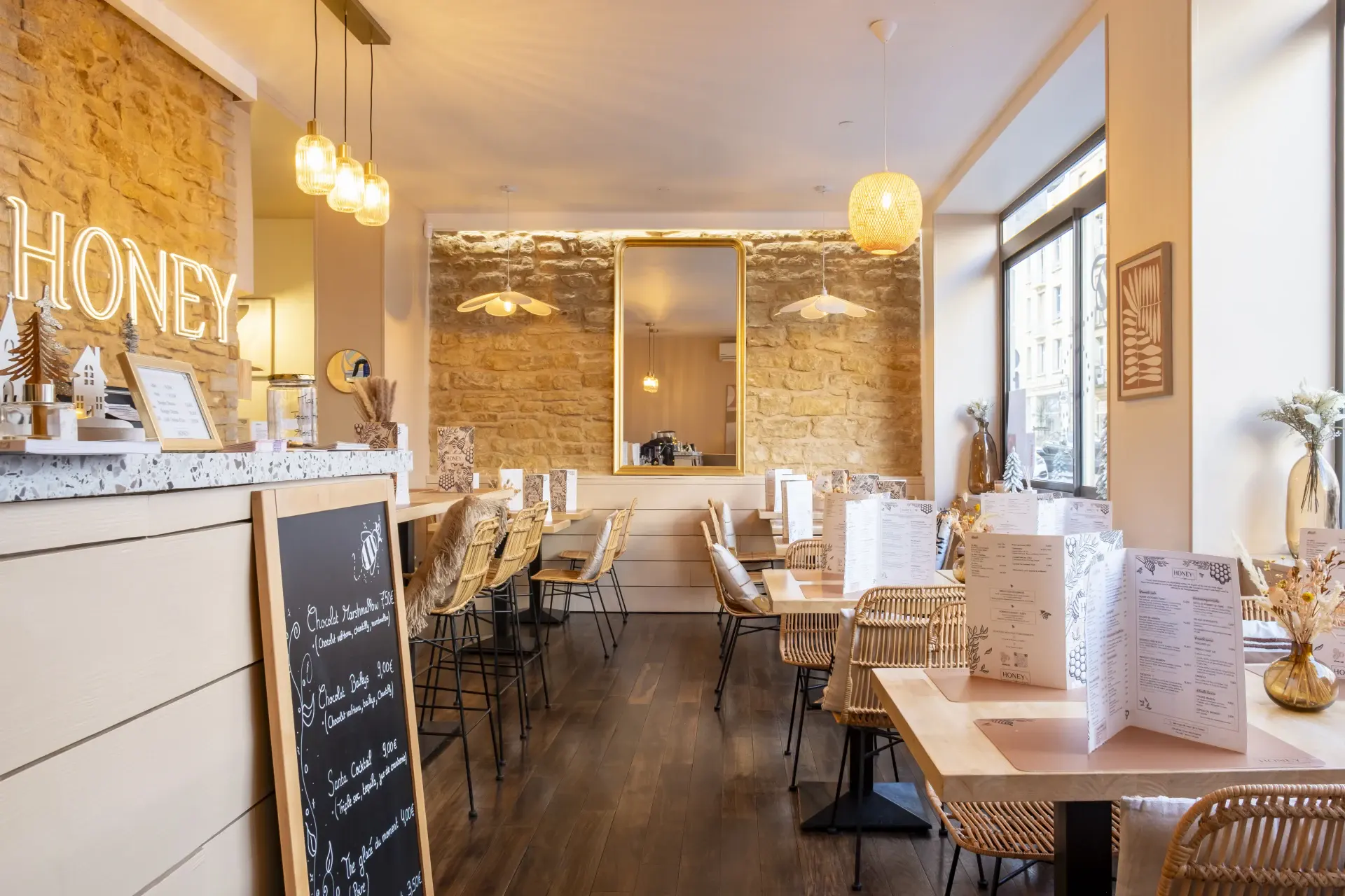 Salle du restaurant brunch Honey Coffee and Food à Nancy